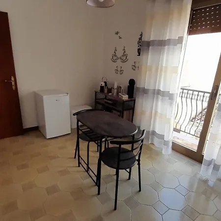 Guest house Pianofilecciarooms *